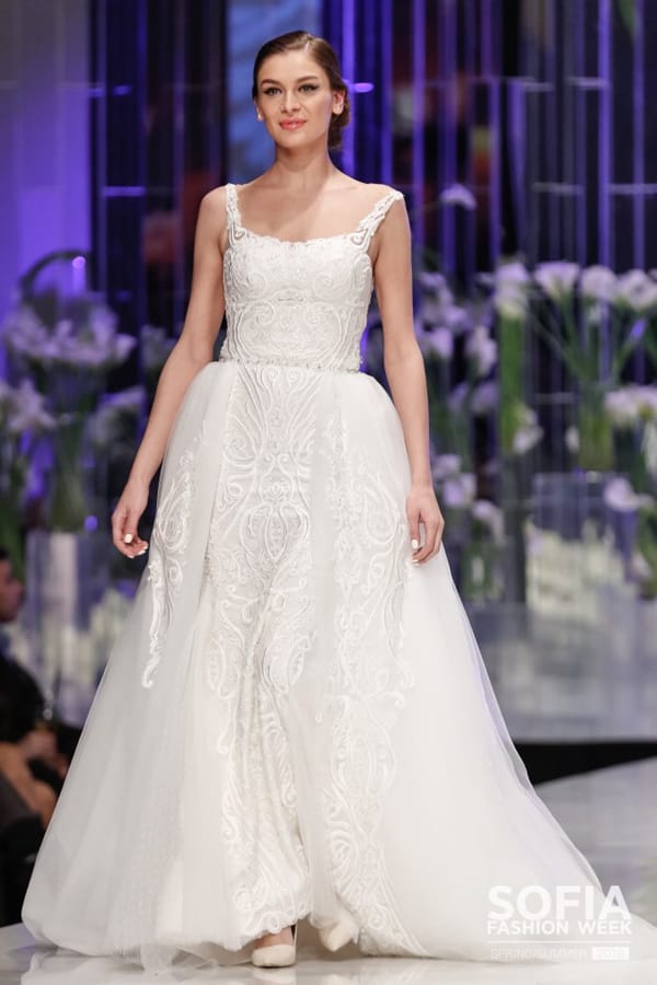 Христо Чучев показа стилна булчинска колекция с  пролетни акценти